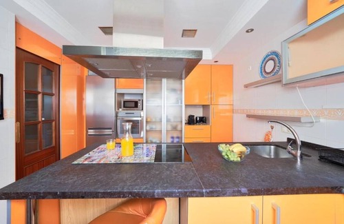 San Felipe Neri Apartment | Budget-Friendly Accommodation for 6 in Central Málaga
