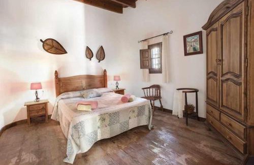 Escoznar House | Oceanfront Comfort at Alojamiento El Cortijuelo