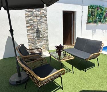 Valdesalor House | Pet-Friendly Oceanfront Retreat at Alojamiento El Miajon