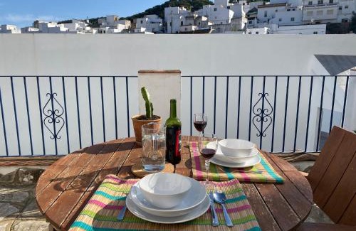 Alcala de los Gazules Apartment | Armenia Apartment: Top-Rated Stay with Unmatched Comfort