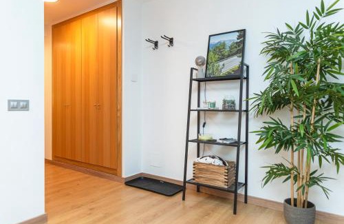 Ransol Apartment | AndBnB: Cozy Retreat in Nature with Free Parking