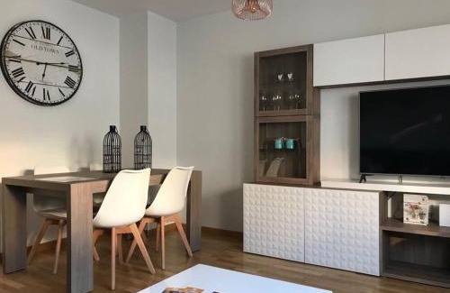 Ponferrada Apartment | Family-Friendly Alojamiento La Rosaleda - 4 Star Retreat