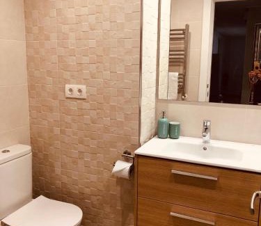 Laredo Apartment | Relaxing Stay at Alojamiento Mar y Bienestar with Hot Tub