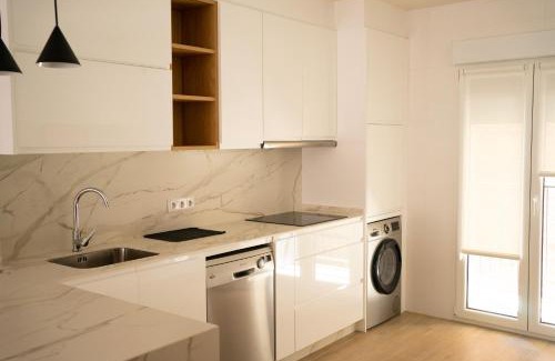 Leon Apartment | Modern Apartment in Central León with Family & Pet-Friendly Perks