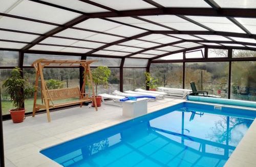 Molinilla House | Relax at Alojamiento Rural Abuela Andrea with Pool & Ocean View