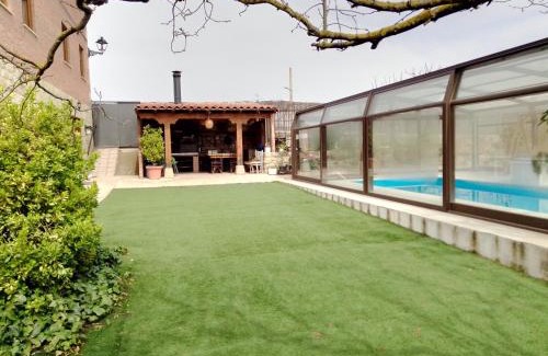 Molinilla House | Relax at Alojamiento Rural Abuela Andrea with Pool & Ocean View