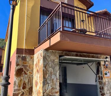 Tragacete House | Highly Rated Alojamiento Rural El Morenal for Families