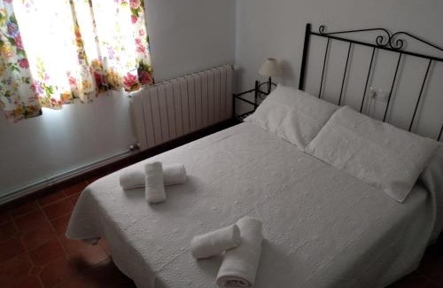 Campillos House | Cozy Getaway at Alojamiento Rural El Orégano with Breakfast