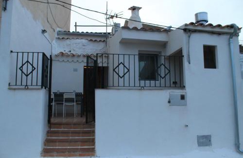 Casas del Cerro Apartment | Pet-Friendly Retreat at Alojamiento Rural Cueva del Cerro