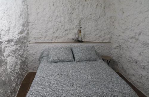 Casas del Cerro Apartment | Pet-Friendly Retreat at Alojamiento Rural Cueva del Cerro