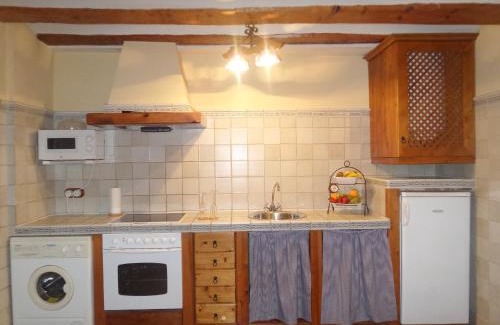Molina de Aragon Apartment | Family-Friendly Escape at Alojamiento Rural Tres Palacios
