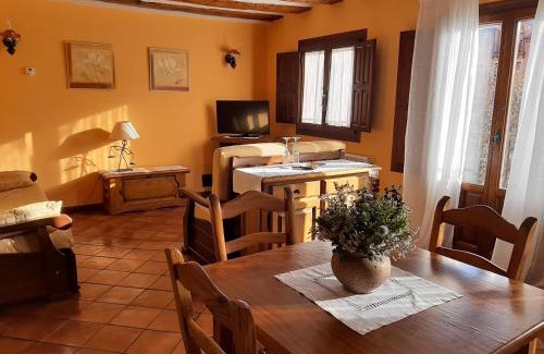 Molina de Aragon Apartment | Family-Friendly Escape at Alojamiento Rural Tres Palacios