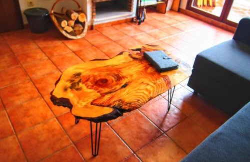 Tragacete Ski Chalet | Pet-Friendly Retreat at Alojamiento Rural Los Gancheros
