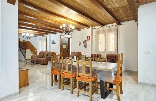 Pozo Alcon Apartment | Explore Alojamiento Rural Soler: Family-Friendly Retreat