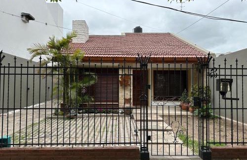 San Lorenzo Apartment | Alojamiento temporario Chela cochera propia incluida