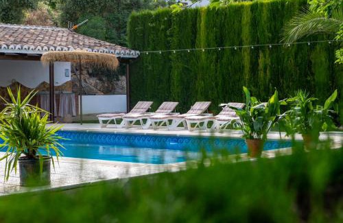 Cambil House | Experience Oceanfront Bliss at Alojamiento vacacional Loma Alta