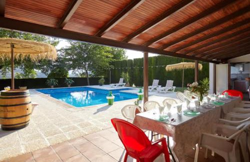 Cambil House | Experience Oceanfront Bliss at Alojamiento vacacional Loma Alta