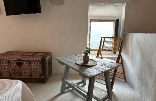 Iznatoraf Apartment | Pet-Friendly Alojamiento Verdala with 8.6/10 Review Score