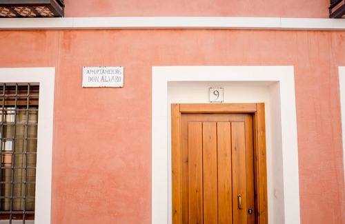 Caravaca de la Cruz Apartment | Discover Alojamientos Don Alvaro: Pet-Friendly Retreat