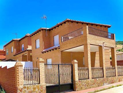 Los Navalucillos House | Experience Comfort at Alojamientos El Chorro - Rated 9.3