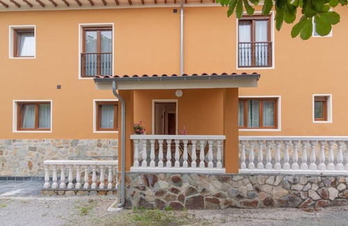 Queveda Apartment | Pet-Friendly Retreat at Alojamientos LCM - Rated 8.8/10