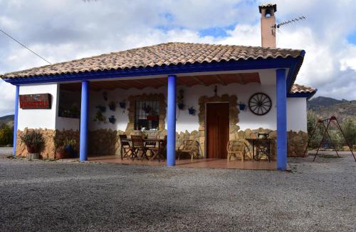 Pozo Alcon House | Delightful Alojamientos Rurales la Loma: 4-Star Oceanfront Retreat
