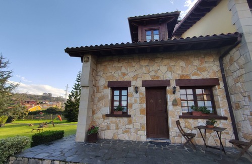 Castrillon House | Experience Oceanfront Comfort at Alojamientos Rurales Naveces