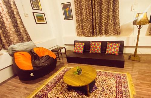 Sualkuchi Apartment | Alondra