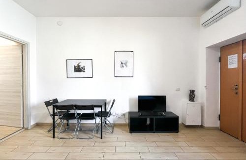 Corsico Apartment | Pet-Friendly Smart Flat by the Canal for 4 Guests