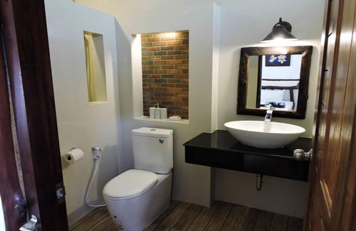Khanom Hotel | Relax at Alongkot Beach Resort Khanom with Family-friendly Amenities