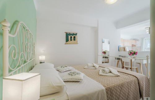 Lefkes House | Aloni: Family-Friendly Stone House with Private Parking