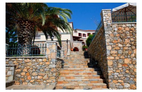 Nimfea Apartment | Stunning Alonissos Muses Villas with Oceanfront Pool