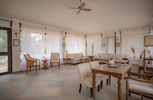 Ghanerao Cabin | Discover Aloof Jungle Lodge: Oceanfront Retreat Awaits