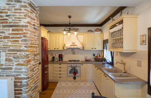 Volos Villa | Inviting Alorama House in Pelion with Family-Friendly Amenities