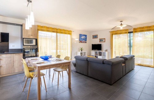 Tosse House | Alouèdes by Interhome: Oceanfront Retreat with Spa & Breakfast