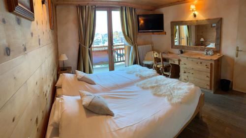 Cognet Hotel | Alp'azur: Family-Friendly Retreat with Great Dining & High Rating