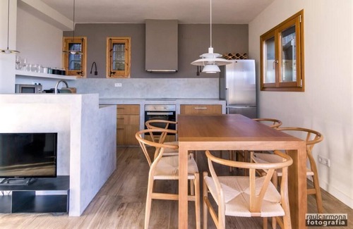 Alp House | Spacious ALP III: Family-Friendly Three Bedroom Retreat