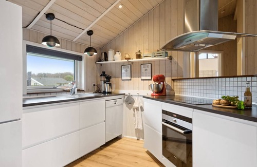 Pøt Strandby House | Oceanview Retreat "Alpa" - Steps from the Beach & Spa