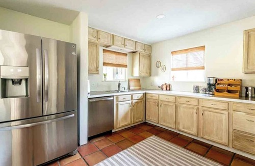 Wimberley Cabin | Alpaca Acres Ranch: 2br Farmhouse in Wimberley near Wineries on 10acres Ranch