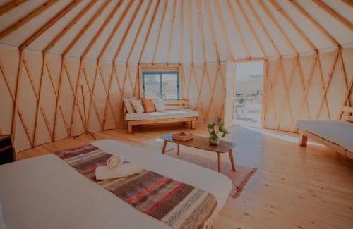 Mitzpe Ramon House | Cozy Alpaca Farm Retreat with Hot Tub & Fireplace