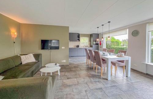 Vorstenbosch House | Pet-Friendly Retreat at Alpacafarm Vorstenbosch - 9/10 Rating