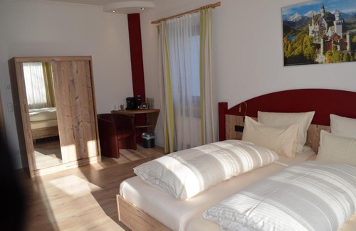 Buching Hotel | Pet-Friendly Alpchalet Schwanstein with Excellent Reviews
