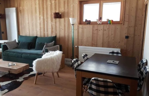 Cognet Apartment | Unforgettable Alpe d'Huez Apartment with Pool & Spa Access