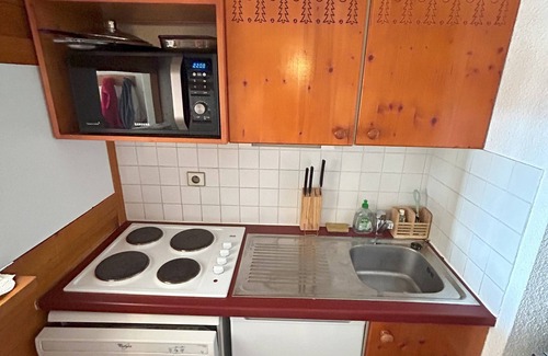 Bergers Apartment | Cozy Alpe d'Huez Apartment for 5 at Slopeside Location