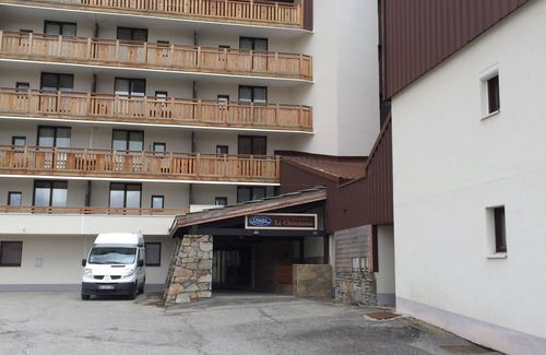 Bergers Apartment | Cozy Alpe d'Huez Apartment for 5 at Slopeside Location