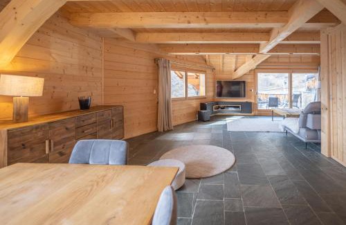 Huez-en-Oisans Ski Chalet | Beau Chalet Gustave: Cozy 4-Bedroom Retreat Near Huez
