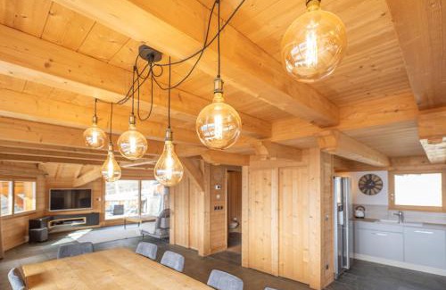 Huez-en-Oisans Ski Chalet | Beau Chalet Gustave: Cozy 4-Bedroom Retreat Near Huez