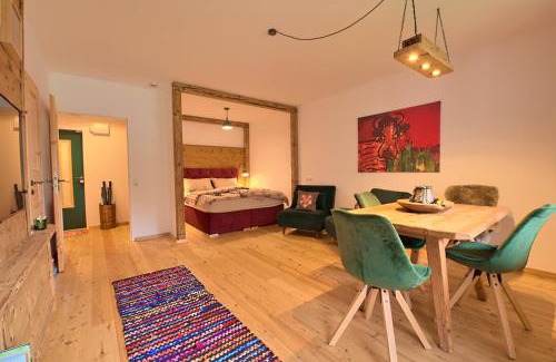 Werfenweng Apartment | Tranquil Alpen Apartment Werfenweng with Pool & Ocean Views