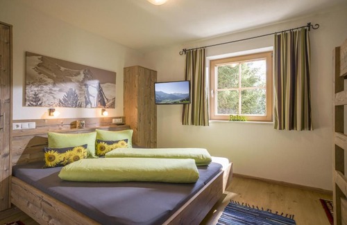 Hippach Apartment | Relax at Alpen Appartement: Child-Friendly Retreat