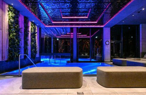 Lermoos Apartment | Discover Alpen Appartements Lärchenhof: Pool & Spa Retreat